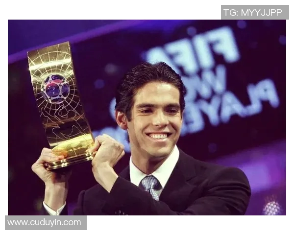 罗尼与卡卡的巅峰对决:足球历史上的两位传奇巨星之战