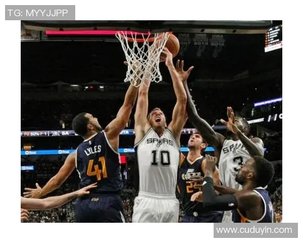 洛杉矶与盐湖城半场激战回顾球员表现与战术分析